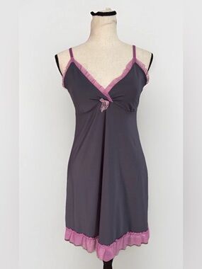 Marilyn Monroe Gray Pink Chemise Nightgown Ruffle Trim Lace Bow Sleepwear Read